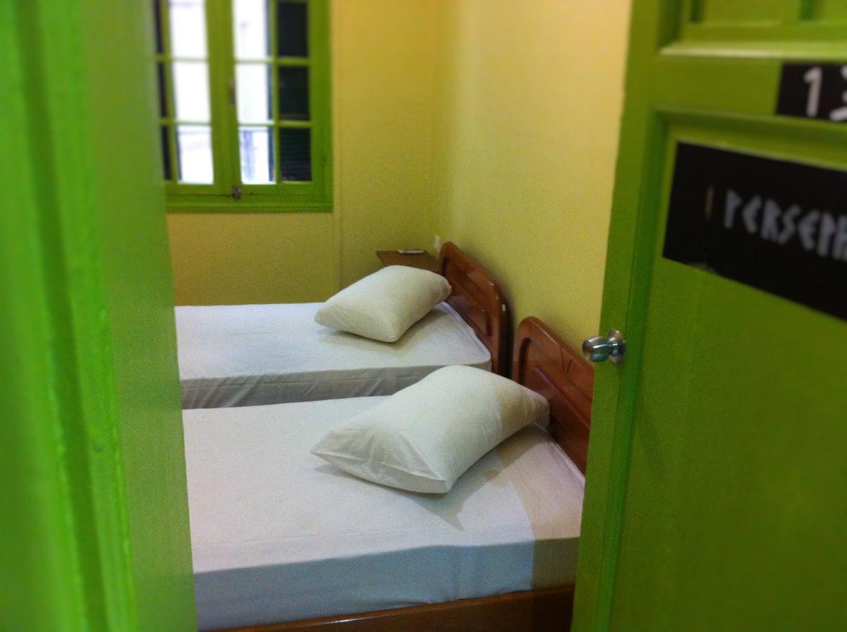 Zeus Hostel Athene Buitenkant foto